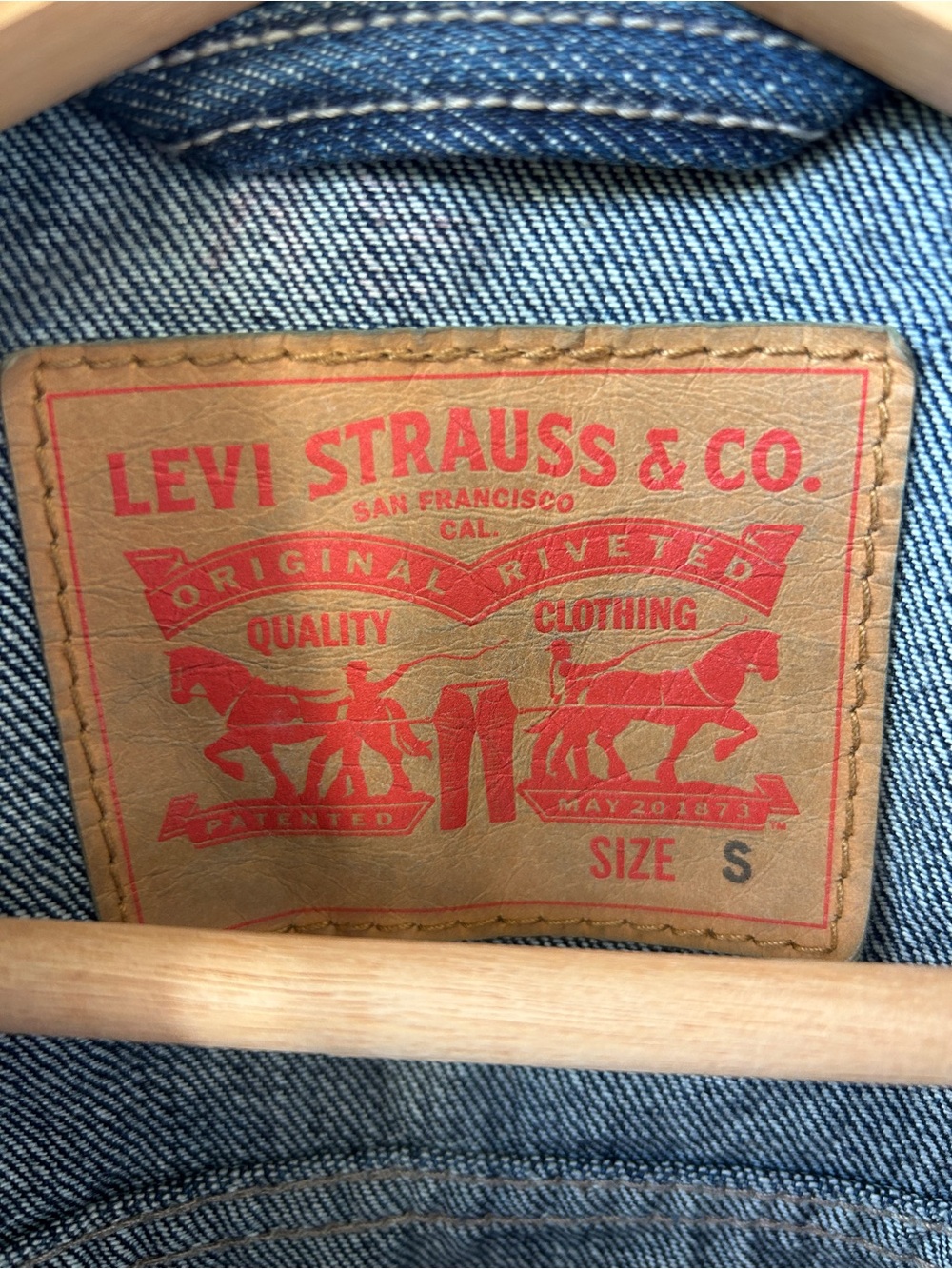 Levi's Blue Denim Trucker Jacket - Picture 3 of 8
